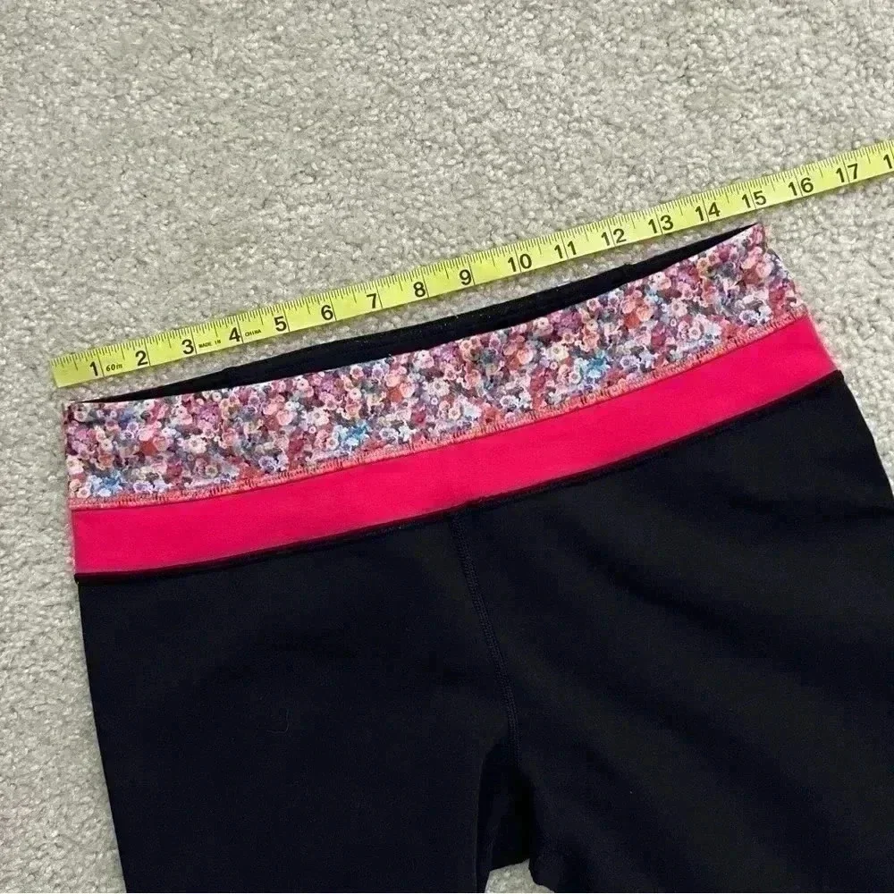 Lululemon Leggings Black & Flowers Women’s Size 8 Gym Active Yoga